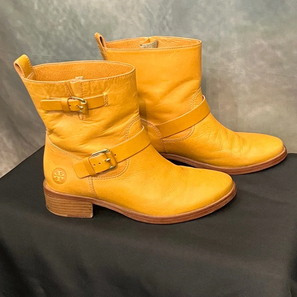 Tory Burch‎ Bennie Moto Leather Boots Ankle Booties Gold Buckle Hardware Size 8M